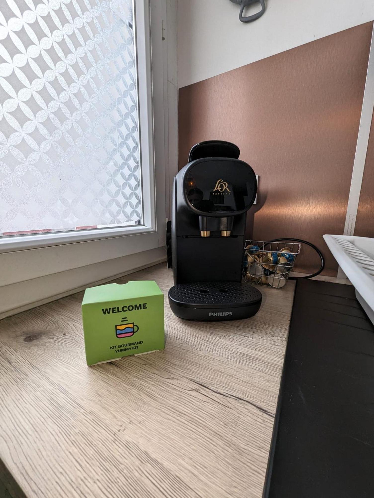 Vitrail Yourhosthelper Bayonne